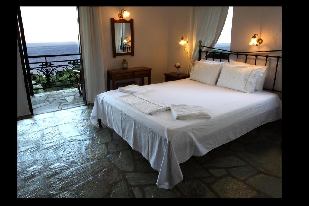 Mando Beachfront Stafylos Quarto foto