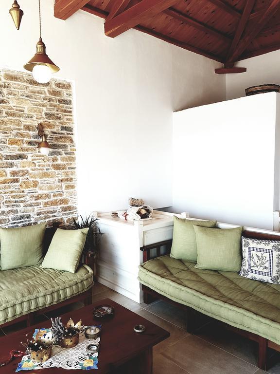 Mando Beachfront Stafylos Exterior foto