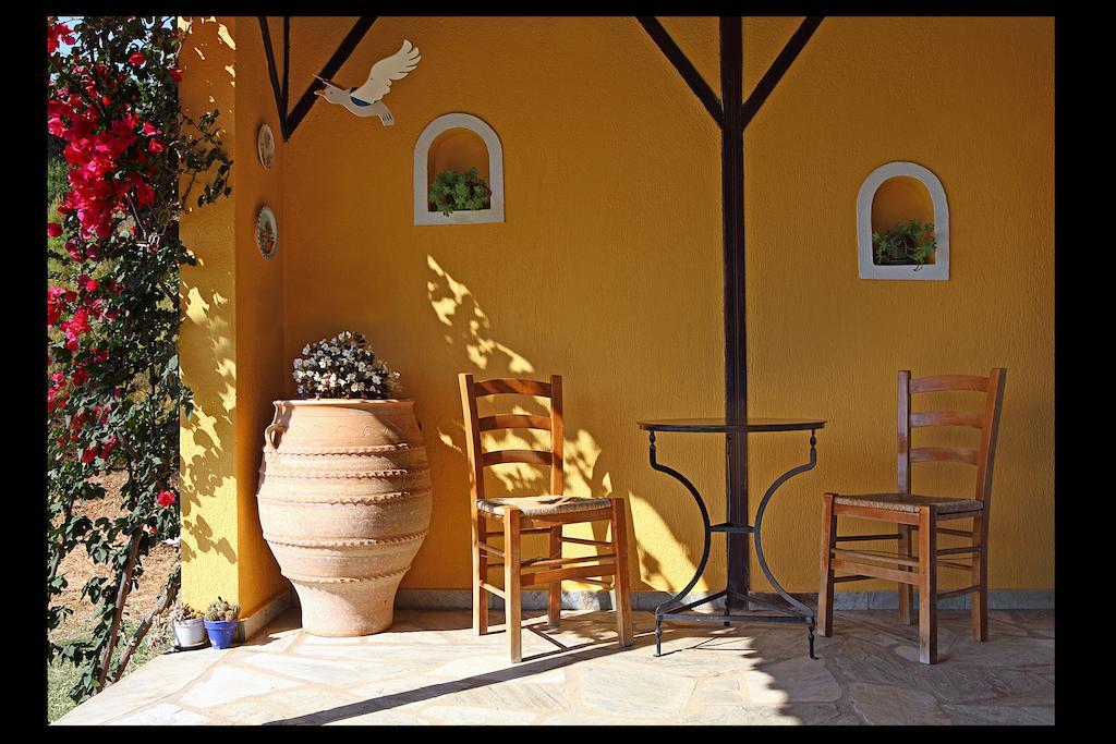Mando Beachfront Stafylos Exterior foto