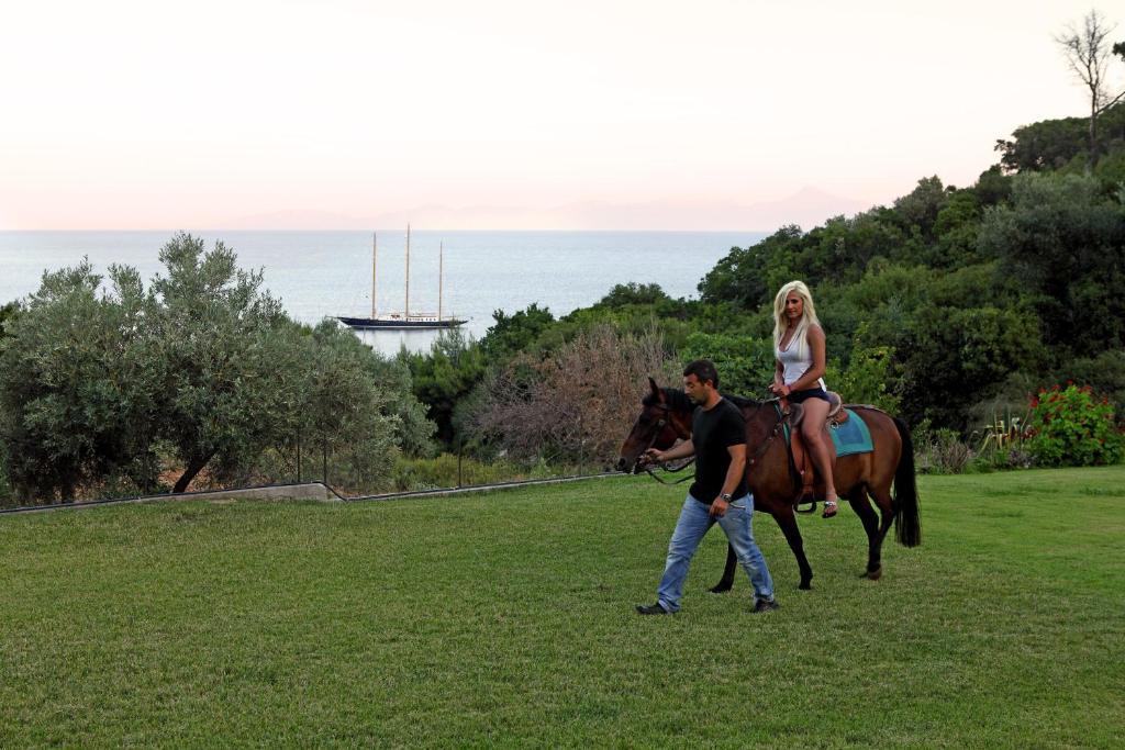 Mando Beachfront Stafylos Exterior foto